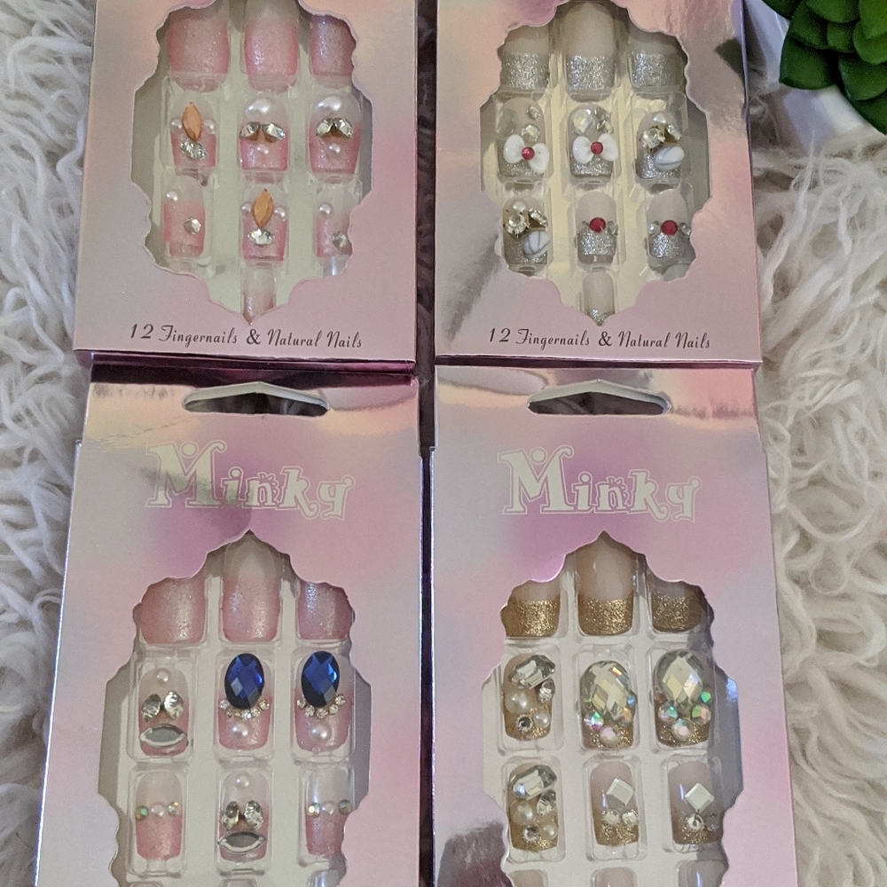 Fabulous ready to wear jeweled nails